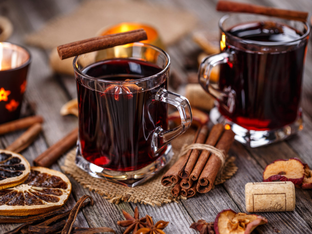 Landfrauen: Adventskalender mitGlühwein und Keksen